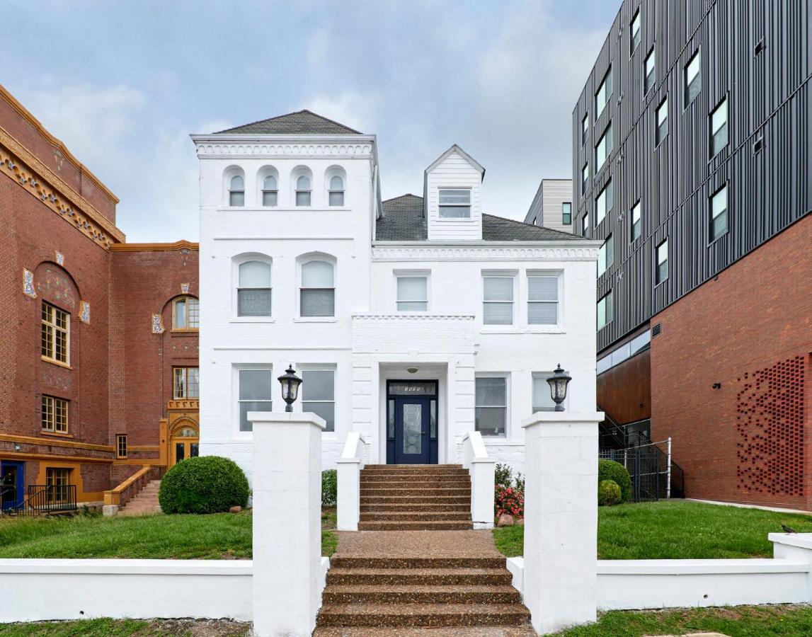 White House At Grand Central Tower Grove Exterior foto